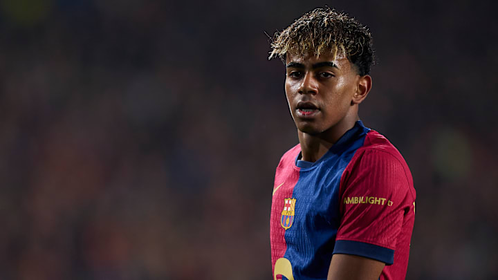 Lamine Yamal débute dans ce choc de Ligue des Champions.