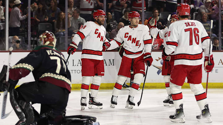 Carolina Hurricanes v Arizona Coyotes