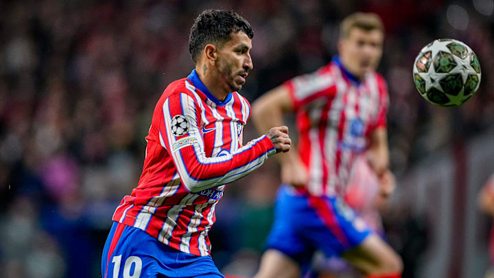 El periodista argentino César Merlo notificó que Tigres tiene negociaciones avanzadas para comprar al delantero argentino Ángel Correa del Atlético Madrid.