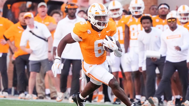 Tennessee running back Dylan Sampson (6) runs with the ball during an SEC conference game between Tennessee and Alabama in Neyland Stadium on Saturday, Oct. 19, 2024.