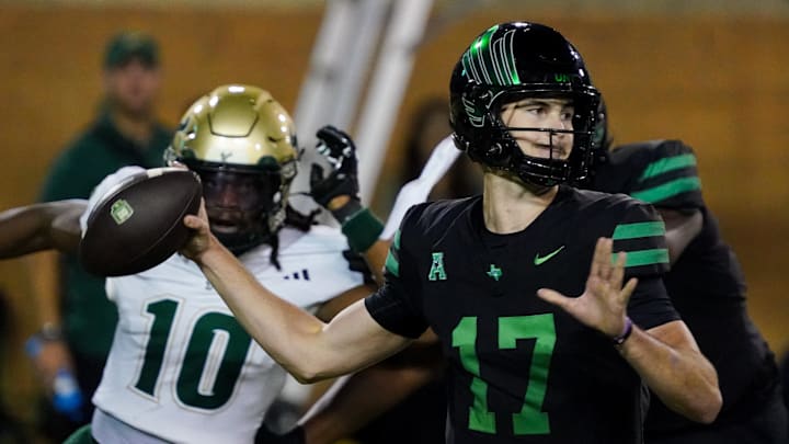 Oct 10, 2025; Denton, Texas, USA; North Texas Mean Green quarterback Drew Mestemaker (17) stands in the pocket against the South Florida Bulls during the second half of a game at DATCU Stadium. Mandatory Credit: Raymond Carlin III-Imagn Images Oct 10, 2025; Denton, Texas, USA; North Texas Mean Green quarterback Drew Mestemaker (17) stands in the pocket against the South Florida Bulls during the second half of a game at DATCU Stadium. Mandatory Credit: Raymond Carlin III-Imagn Images