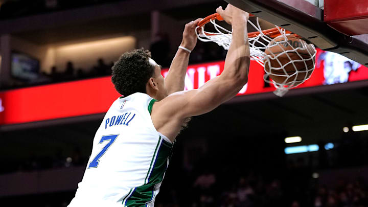 Dallas Mavericks v Sacramento Kings