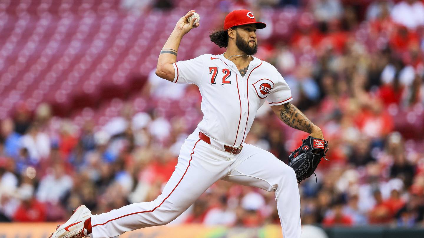 Brewers Sign 4-Year Veteran Pitcher After Reds Exit