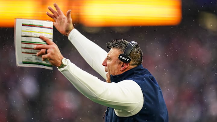 Dec 14, 2025; Foxborough, Massachusetts, USA; New England Patriots head coach Mike Vrabel reacts from the sideline as they take on the Buffalo Bills at Gillette Stadium. Dec 14, 2025; Foxborough, Massachusetts, USA; New England Patriots head coach Mike Vrabel reacts from the sideline as they take on the Buffalo Bills at Gillette Stadium.