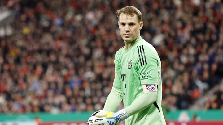 Bayern Munich open to offering a new deal to Manuel Neuer.