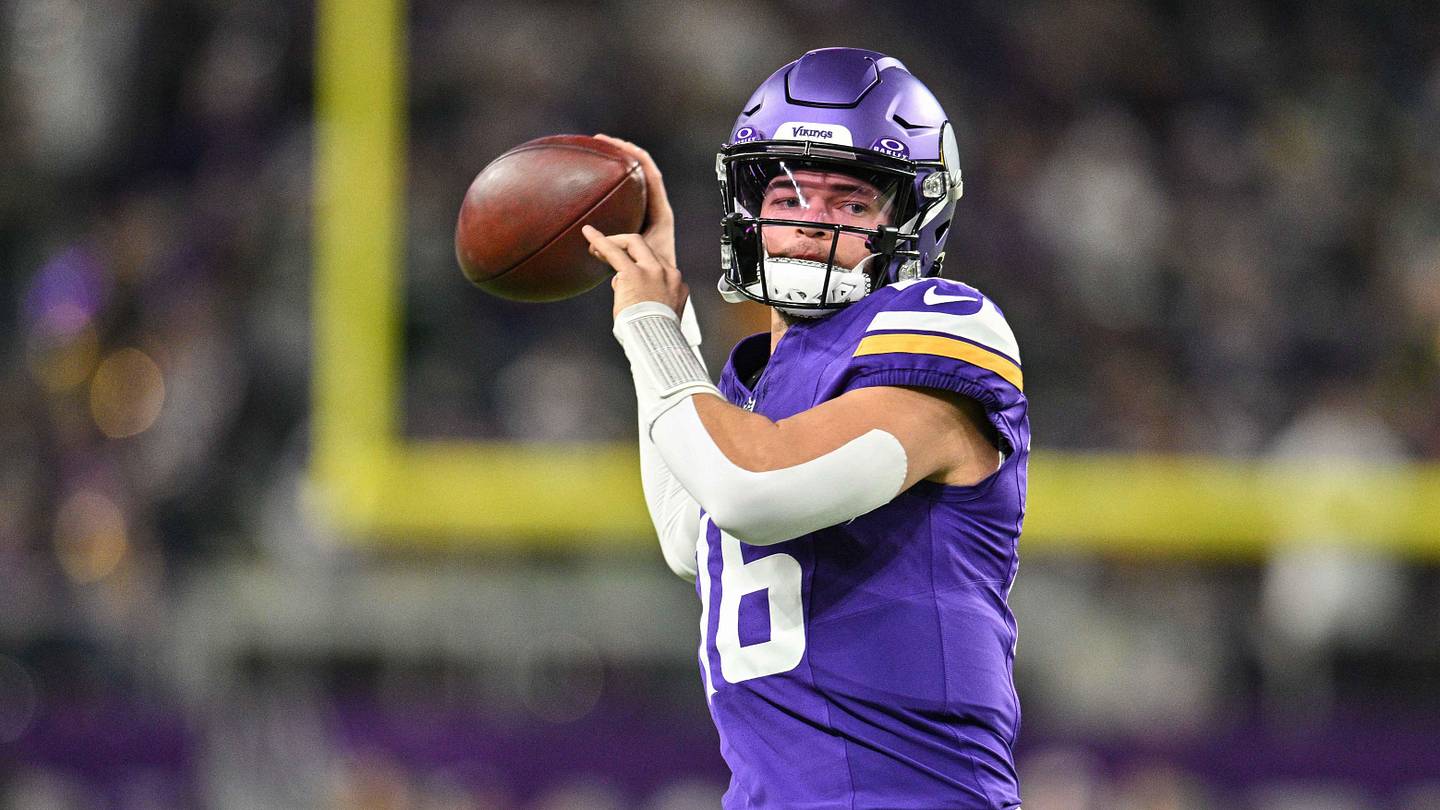 Ex-Vikings Quarterback Retires From Football at 28