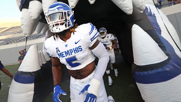 Memphis Tigers Tyler Murray takes the field during the Friday Night Stripes spring football game at