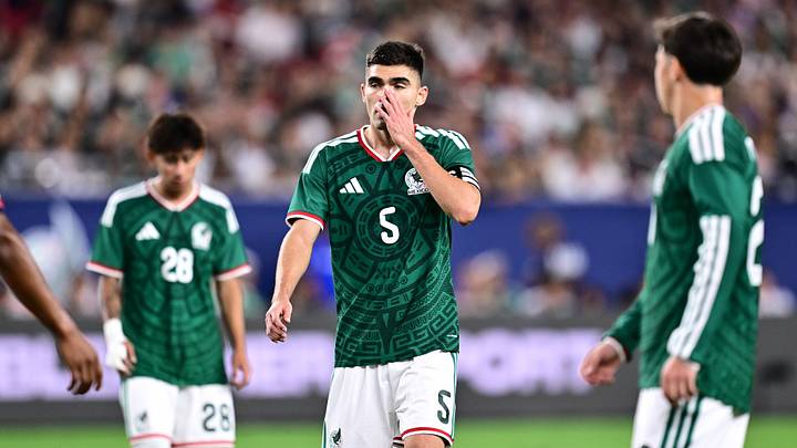 La defensa de México se ha visto en problemas en el inicio de la era Rafa Márquez. La defensa de México se ha visto en problemas en el inicio de la era Rafa Márquez.
