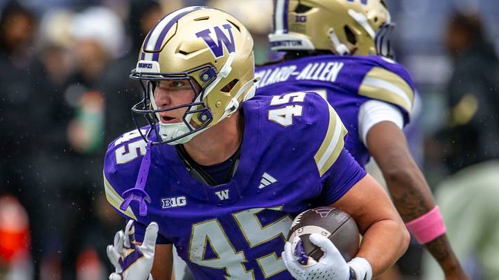 Austin Simmons made three game appearances during the 2025 UW season. 