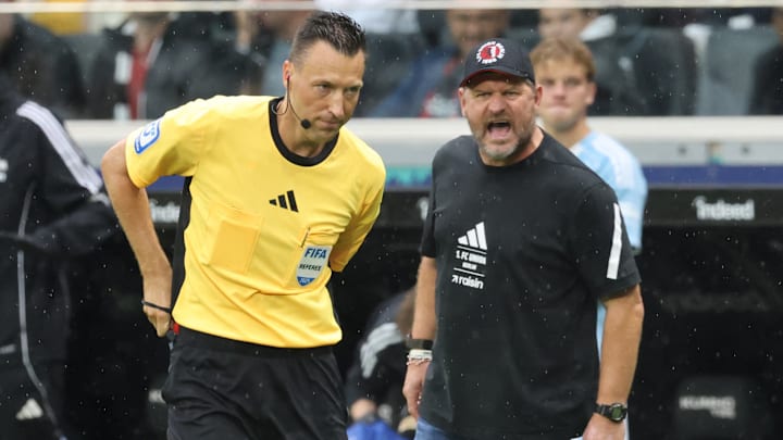 Steffen Baumgart schreit Sven Jablonski an 