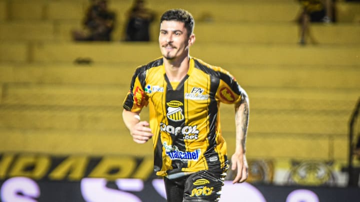 Rômulo, emprestado ao Novorizontino, pertence ao Palmeiras