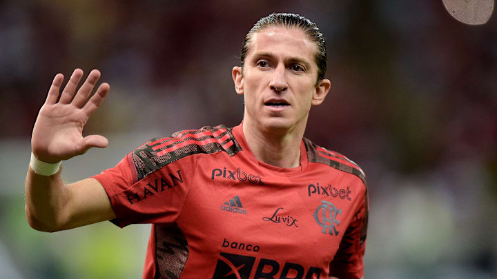 Filipe Luís está entregue aos cuidados do departamento médico