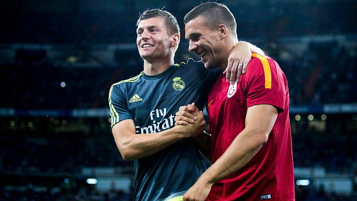 Finden nach der DFB-Niederlage gegen Ecuador deutliche Worte: Die 2014-Weltmeister Toni Kroos und Lukas Podolski