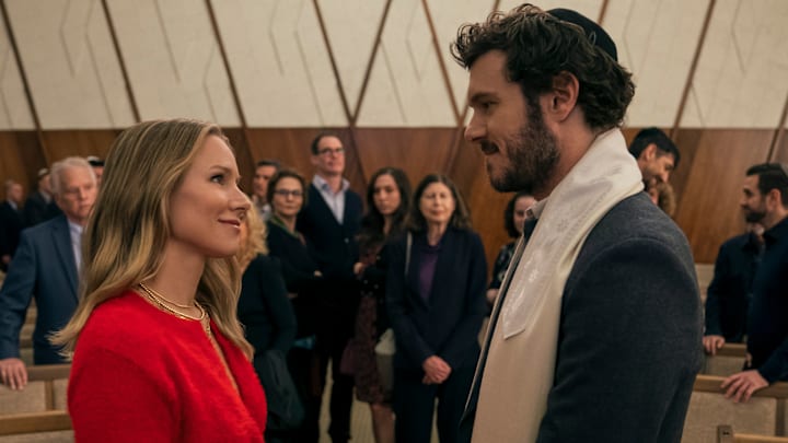Nobody Wants This. (L to R) Kristen Bell as Joanne, Adam Brody as Noah in episode 102 of Nobody Wants This. Cr. Stefania Rosini/Netflix © 2024