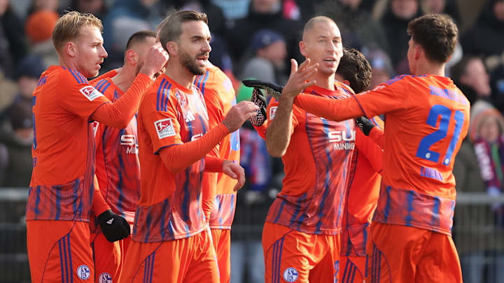 Der FC Schalke muss bald mit mehreren Gelbsperren rechnen