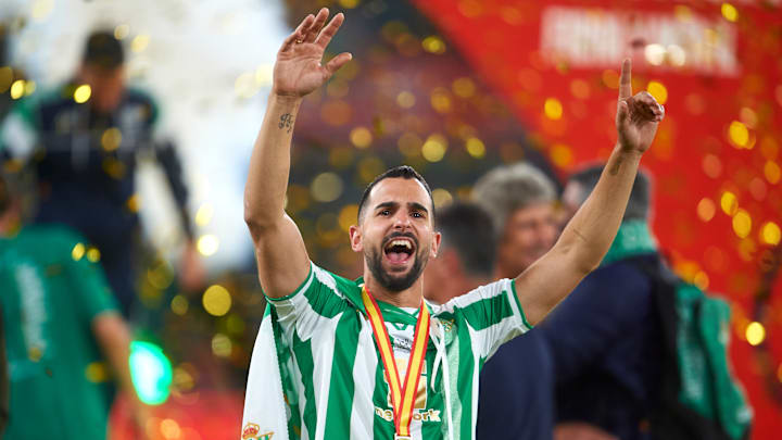 León ya está en pláticas para hacerse con los servicios del zaguero español Martín Montoya del Real Betis.
