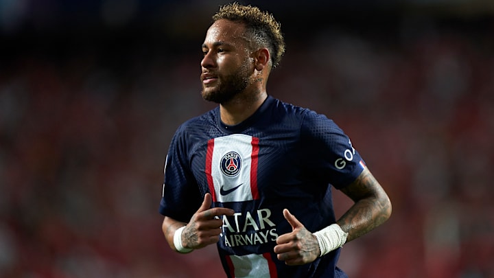 Atacante vai disputar sua terceira Copa do Mundo a partir de novembro