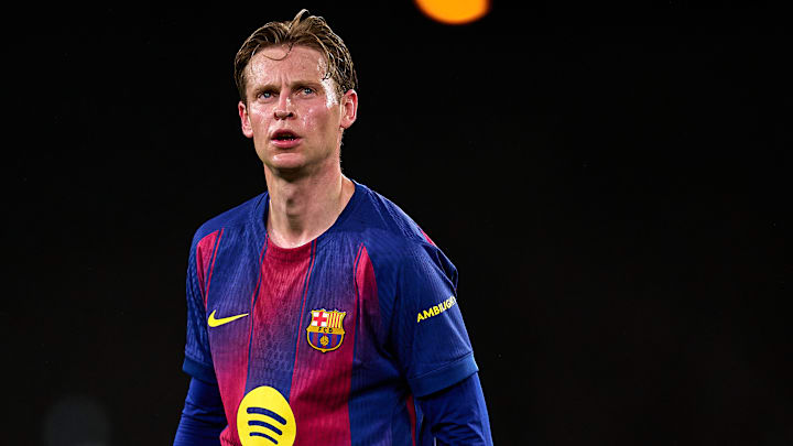 Frenkie de Jong est de retour. Frenkie de Jong est de retour.