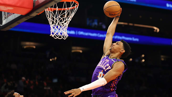 Jan 12, 2025; Phoenix, Arizona, USA; Phoenix Suns forward Ryan Dunn (0) dunks the ball against the Charlotte Hornets during the first half at Footprint Center. Mandatory Credit: Mark J. Rebilas-Imagn Images Jan 12, 2025; Phoenix, Arizona, USA; Phoenix Suns forward Ryan Dunn (0) dunks the ball against the Charlotte Hornets during the first half at Footprint Center. Mandatory Credit: Mark J. Rebilas-Imagn Images