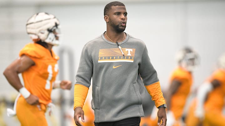 Tennessee wide receivers coach Kelsey Pope during the first day of Tennessee football practice at Anderson Training Facility in Knoxville, Tenn. on Monday, Aug. 1, 2022.

Kns Tennessee Football Practice