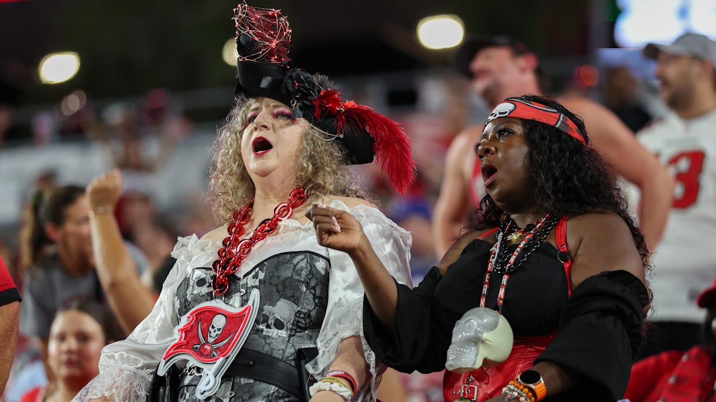 Buccaneers fans react to Tampa Bay sticking with Todd Bowles as HC