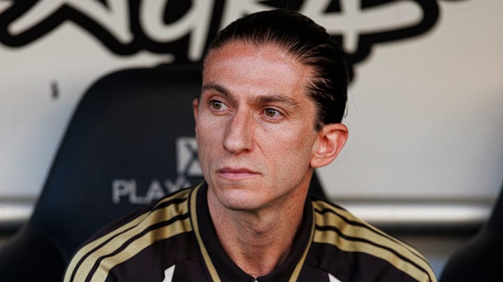 Filipe Luís é admirado nos corredores do Chelsea