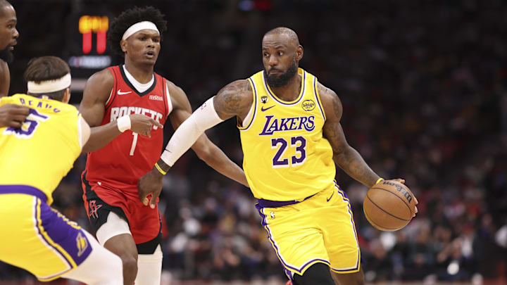 Los Angeles Lakers forward LeBron James is a great prop target on Saturday.
