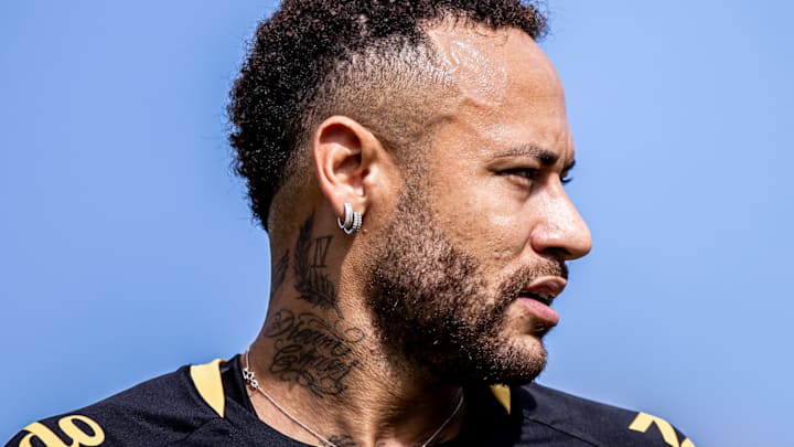Neymar deve retornar ao Santos nos próximos dias