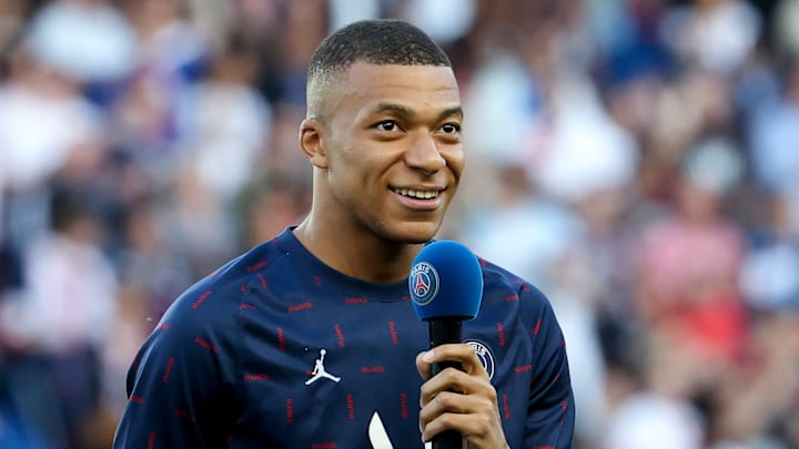 La LFP est heureuse que Kylian Mbappé reste au PSG.