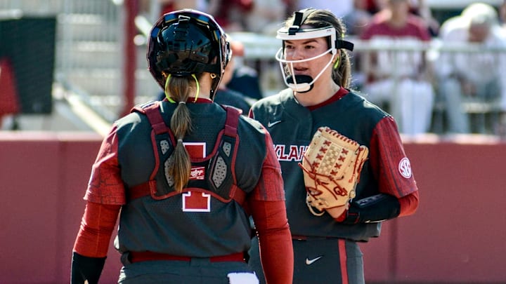 Oklahoma pitcher Sydney Berzon Oklahoma pitcher Sydney Berzon