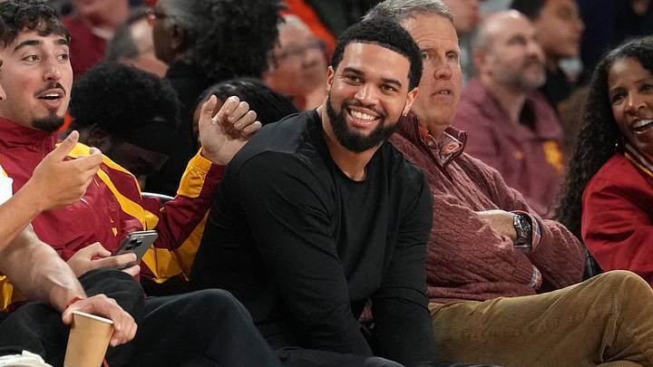Chicago Bears QB Caleb Williams watches a Southern California basketball game. Mandatory Credit: Kirby Lee-Imagn Images