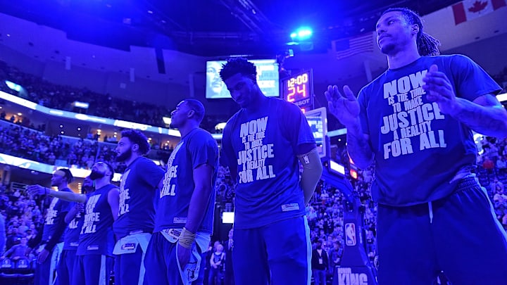 Phoenix Suns v Memphis Grizzlies