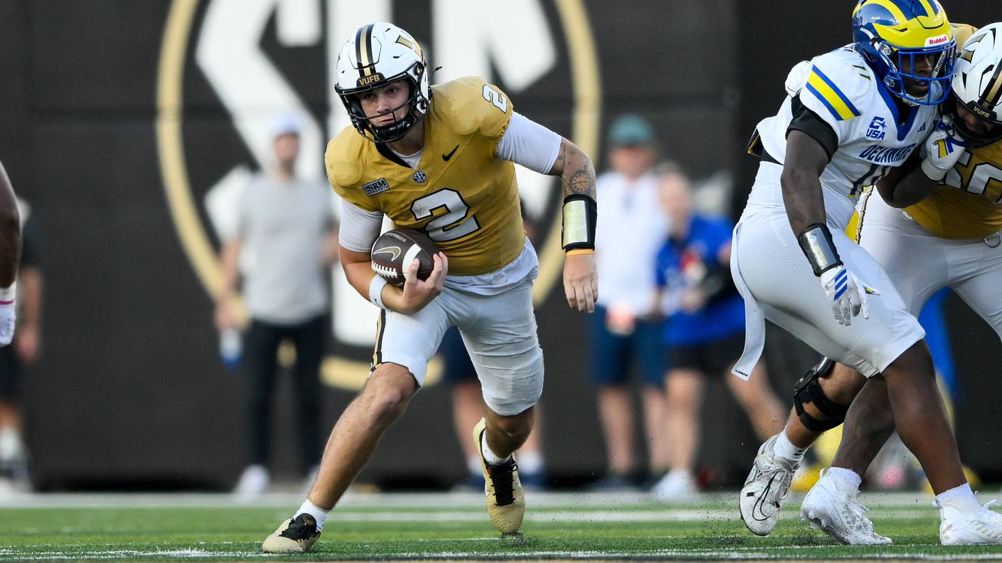 The Key To Jared Curtis Winning Vanderbilt Football's Starting Job? He Never Flinched