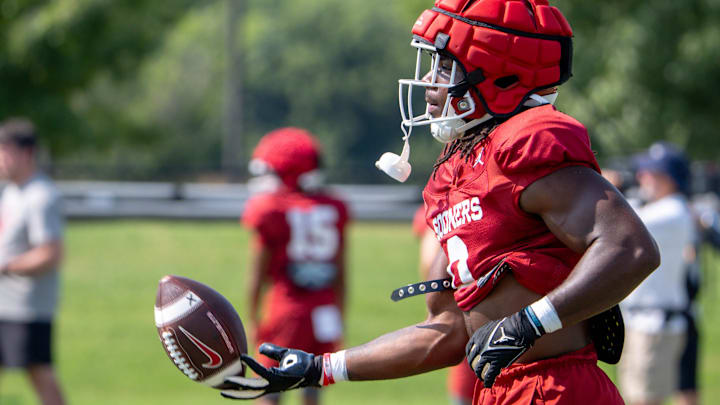 Oklahoma running back Kalib Hicks 