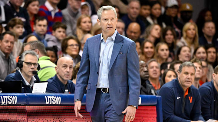 Virginia Cavaliers head coach Ryan Odom