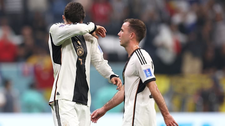 WM-Aus in der Gruppenphase: Das DFB-Team am Boden zerstört