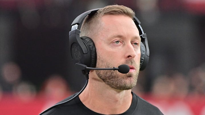 Sep 29, 2024; Glendale, Arizona, USA; Washington Commanders offensive coordinator Kliff Kingsbury looks on in the first half against the Arizona Cardinals at State Farm Stadium. Mandatory Credit: Matt Kartozian-Imagn Images Sep 29, 2024; Glendale, Arizona, USA; Washington Commanders offensive coordinator Kliff Kingsbury looks on in the first half against the Arizona Cardinals at State Farm Stadium. Mandatory Credit: Matt Kartozian-Imagn Images