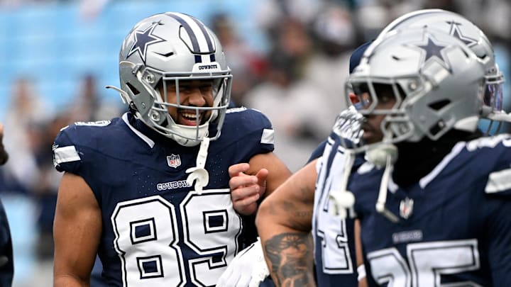  Dallas Cowboys tight end Brevyn Spann-Ford on the field before the game at Bank of America Stadium.