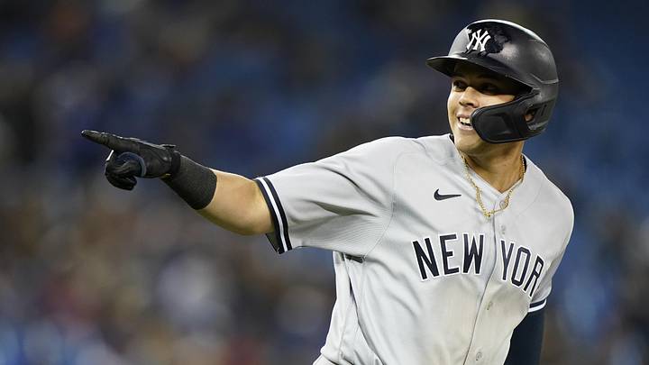 Sep 28, 2021; Toronto, Ontario, CAN; New York Yankees shortstop Gio Urshela (29) gestures to his bench after hitting a solo home run against the Toronto Blue Jays during the ninth inning at Rogers Centre. Mandatory Credit: John E. Sokolowski-Imagn Images Sep 28, 2021; Toronto, Ontario, CAN; New York Yankees shortstop Gio Urshela (29) gestures to his bench after hitting a solo home run against the Toronto Blue Jays during the ninth inning at Rogers Centre. Mandatory Credit: John E. Sokolowski-Imagn Images