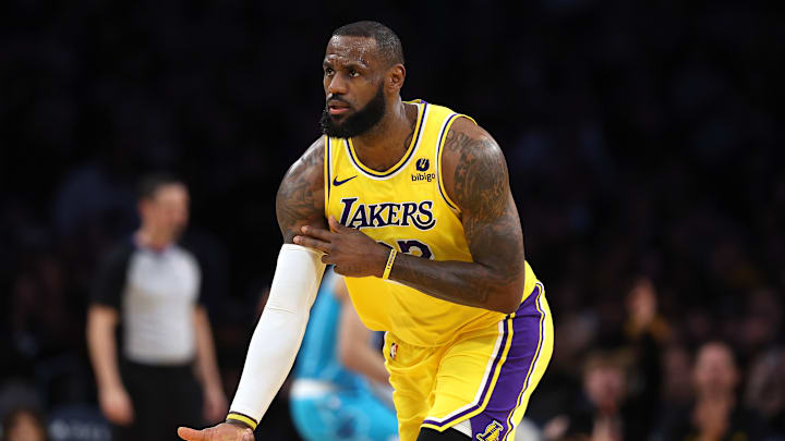 LeBron James sigue siendo la cara de la NBA