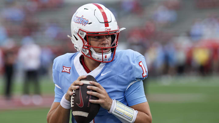 Houston Cougars quarterback Conner Weigman (1) warm up before playing against Texas Tech Red Raiders at TDECU Stadium. 