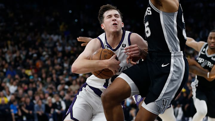 Los Angeles Lakers v San Antonio Spurs