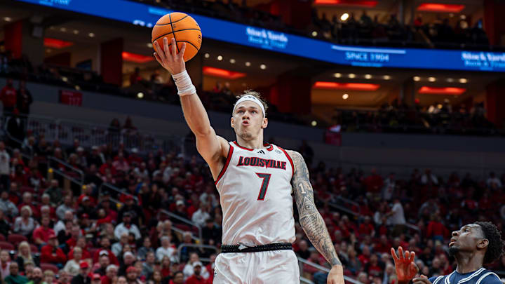 Louisville forward Kasean Pryor (7) scored his first points since returning from last season’s injury as the Cardinals hosted Jackson State at the KFC Yum! Center on Tuesday, Nov. 6, 2025.