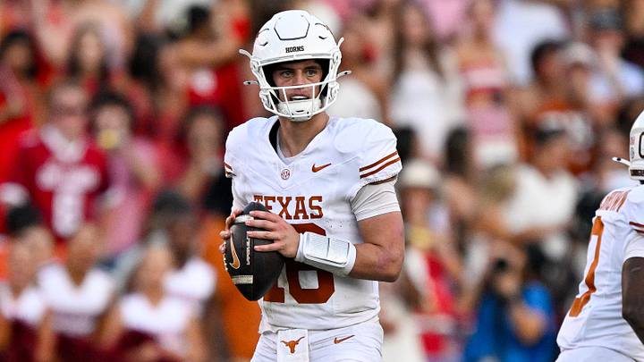 Oct 10, 2026; Dallas, Texas, USA; Texas Longhorns quarterback Arch Manning (16) runs with the ball during the game between the Sooners and the Longhorns at Cotton Bowl. Mandatory Credit: Jerome Miron-Imagn Images Oct 10, 2026; Dallas, Texas, USA; Texas Longhorns quarterback Arch Manning (16) runs with the ball during the game between the Sooners and the Longhorns at Cotton Bowl. Mandatory Credit: Jerome Miron-Imagn Images