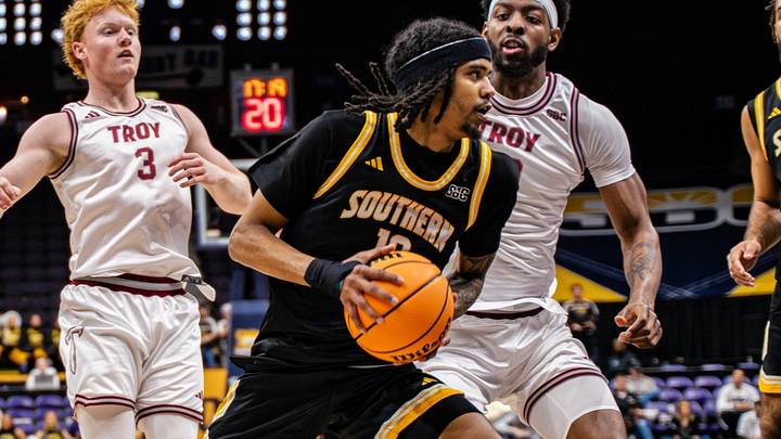 Southern Miss star guard Isaac Taveras drives to the basket during the Sun Belt Conference tournament semifinals last season.