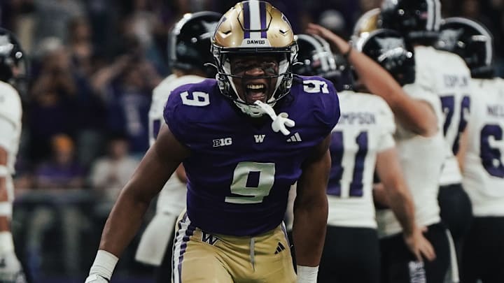 Thaddeus Dixon has entered the transfer portal after two UW seasons.
