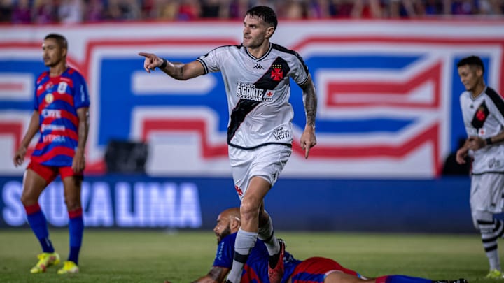 Vegetti abriu o placar para o Vasco contra o Marcílio Dias