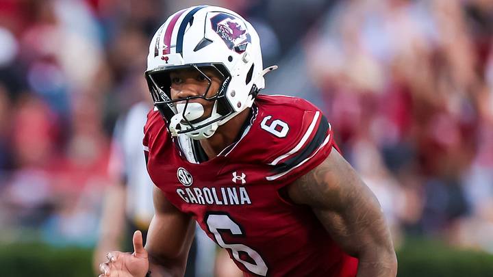 Oct 25, 2025; Columbia, South Carolina, USA; South Carolina Gamecocks defensive end Dylan Stewart (6) rushes against the Alabama Crimson Tide in the second half at Williams-Brice Stadium. Mandatory Credit: Jeff Blake-Imagn Images Oct 25, 2025; Columbia, South Carolina, USA; South Carolina Gamecocks defensive end Dylan Stewart (6) rushes against the Alabama Crimson Tide in the second half at Williams-Brice Stadium. Mandatory Credit: Jeff Blake-Imagn Images