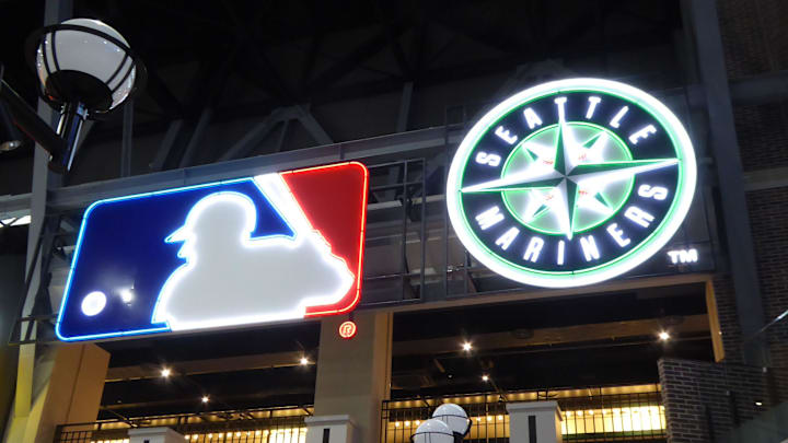 Seattle Mariners logos help set the scene in the Seattle Terrace dining and shopping area of the Flight of Dreams complex in Japan.

636747024810893983-20-Seattle-Mariners-logos-help-set-the-scene-in-Seattle-Terrace-dining-and-shoppoig-area-of-the-Flight-of-Dreams-complex-in-Japan.-Photo-Harriet-Baskas.JPG