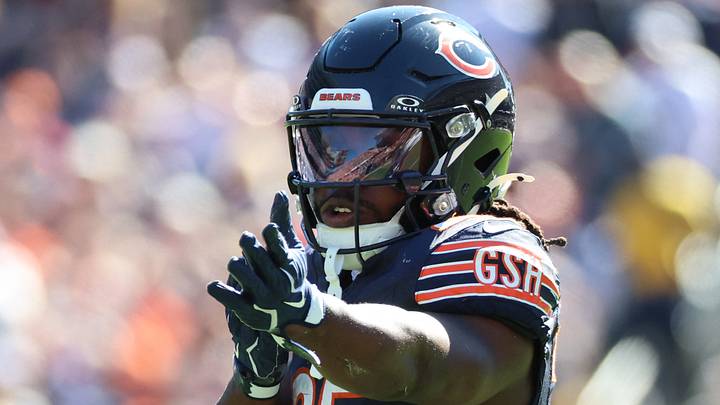 Oct 4, 2026; Chicago, Illinois, USA; Chicago Bears running back Kyle Monangai (25) reacts after a play against the New York Jets during the second quarter at Soldier Field. Mandatory Credit: Mike Dinovo-Imagn Images Oct 4, 2026; Chicago, Illinois, USA; Chicago Bears running back Kyle Monangai (25) reacts after a play against the New York Jets during the second quarter at Soldier Field. Mandatory Credit: Mike Dinovo-Imagn Images